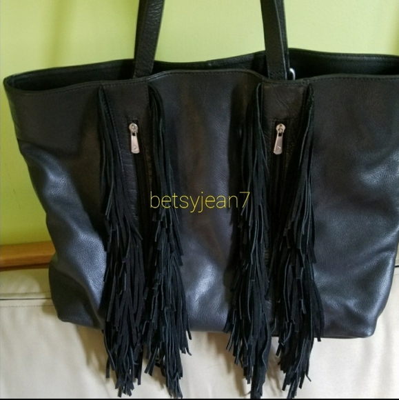 Silpada Handbags - Silpada Dakota bag